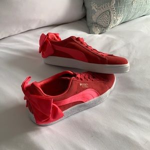 Puma suede shoes with bow